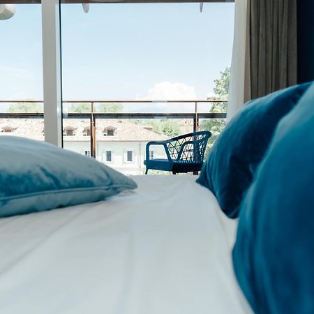 C House Rooms Lake Peschiera del Garda Exterior photo